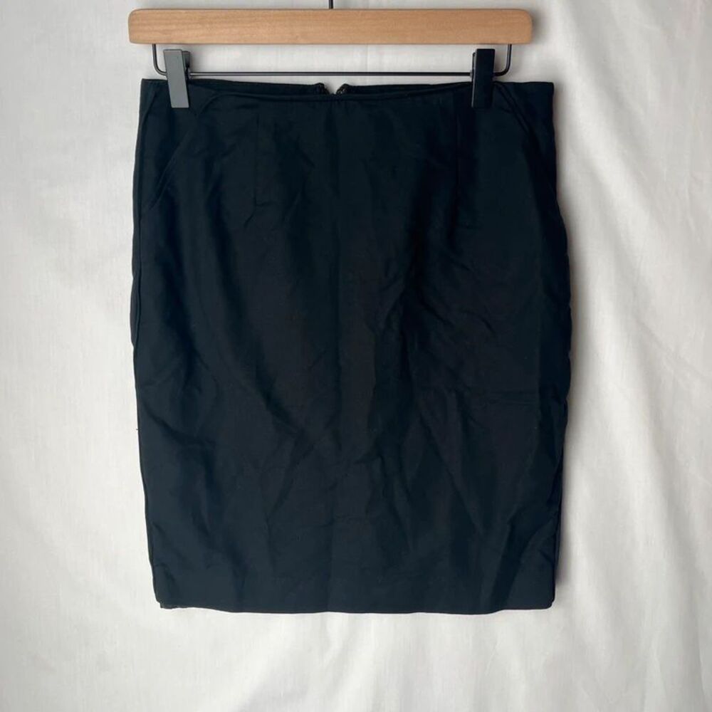 Forever 21 Essentials Med Black Skirt Knee Length Pockets Business Office Wear